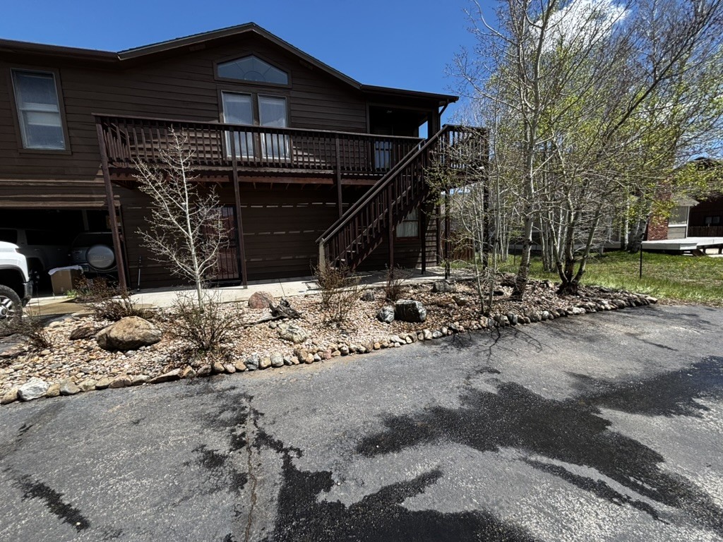 Hardscape rock and gravel landscaping in Colorado